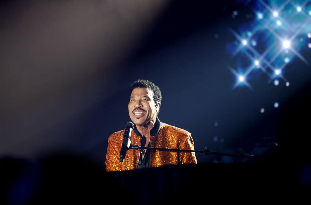 Lionel Richie Set To Go On Tour With Earth, Wind, and Fire