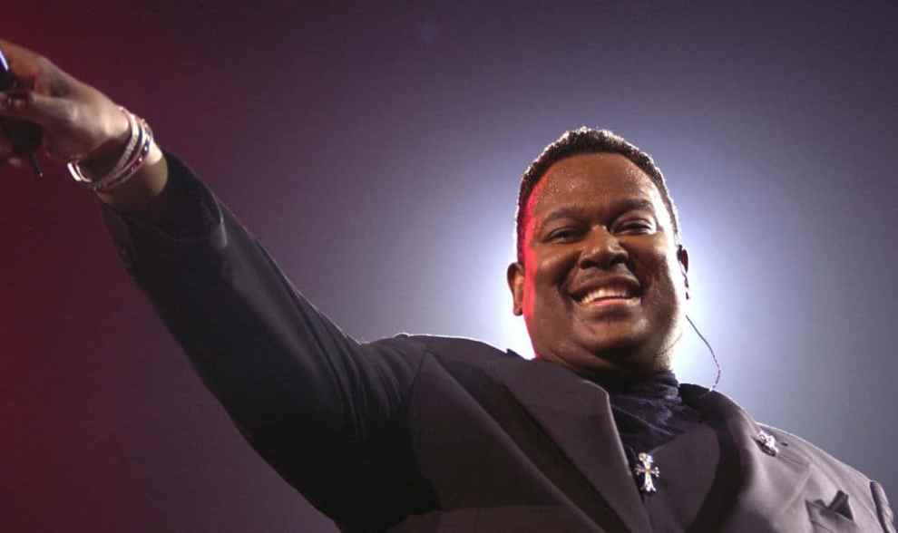 LAS VEGAS, NV - SEPTEMBER 20, 2002: (FILE PHOTO) Singer Luther Vandross performs at the Mandalay Bay Resort September 20, 2002 in Las Vegas, Nevada. Vandross, 51, a five-time Grammy winner, suffered a stroke April 16 and is undergoing medical treatment according to a statement issued by his record label.