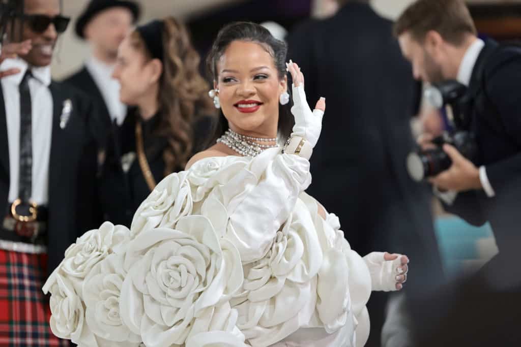 Source Claims Rihanna’s Tour Dates Are A Lie