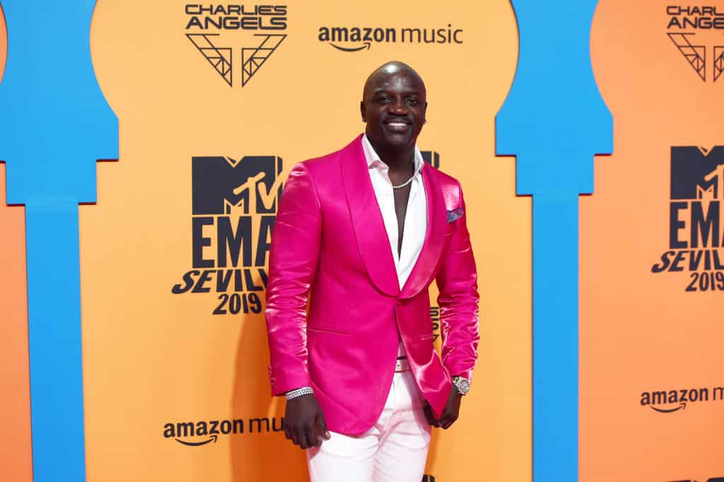 Akon Plans To Sue Suge Knight For Defamation