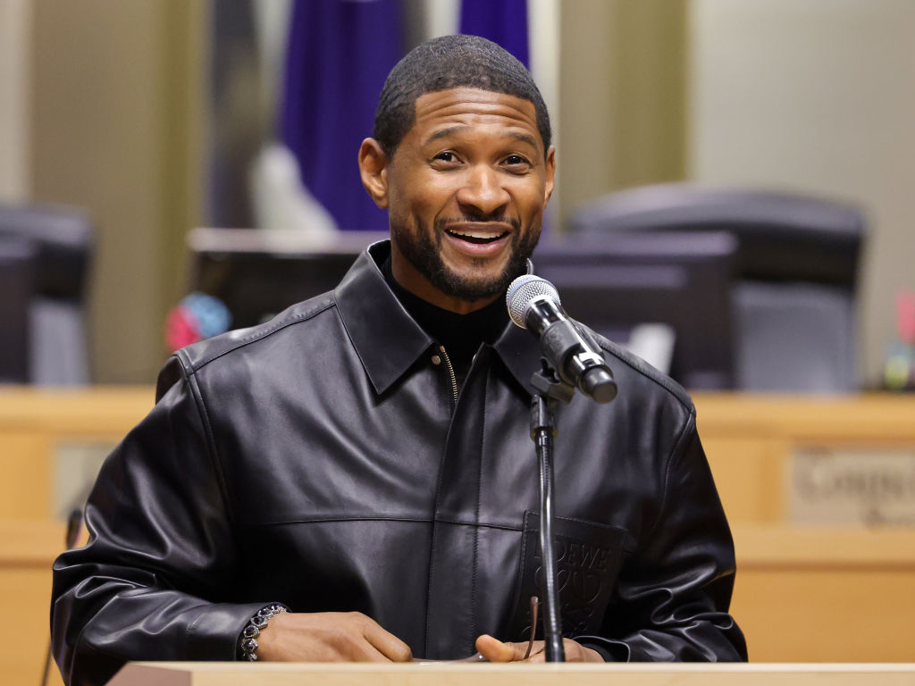 Usher Marries Longtime Girlfriend Before His Super Bowl Performance