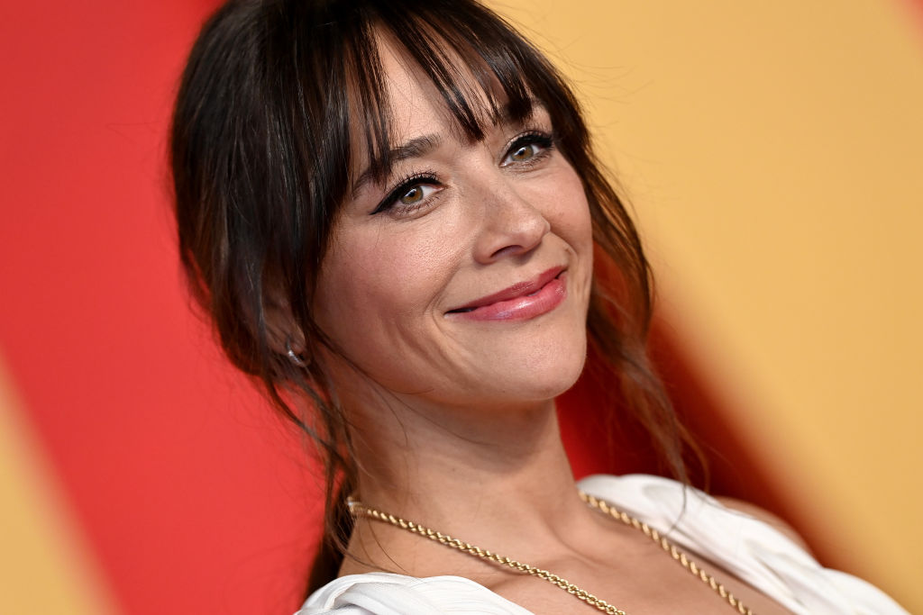 Rashida Jones Said 2Pac Called Out Quincy Jones For Having Kids With White Women