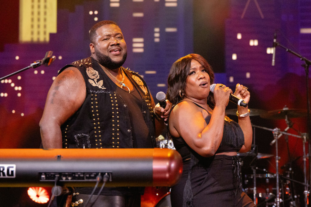 ‘The War And Treaty’ Country Duo Reacts To Cotton Plant In Dressing Room