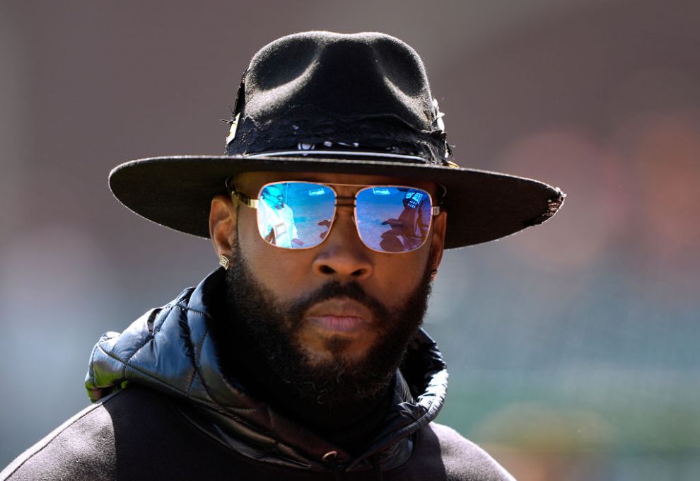 SAN FRANCISCO, CALIFORNIA - APRIL 05: Montell Jordan an American singer, pastor, songwriter, and record producer looks on prior to singing the national anthem before the start of the San Diego Padres and San Francisco Giants baseball game at Oracle Park on April 05, 2024 in San Francisco, California