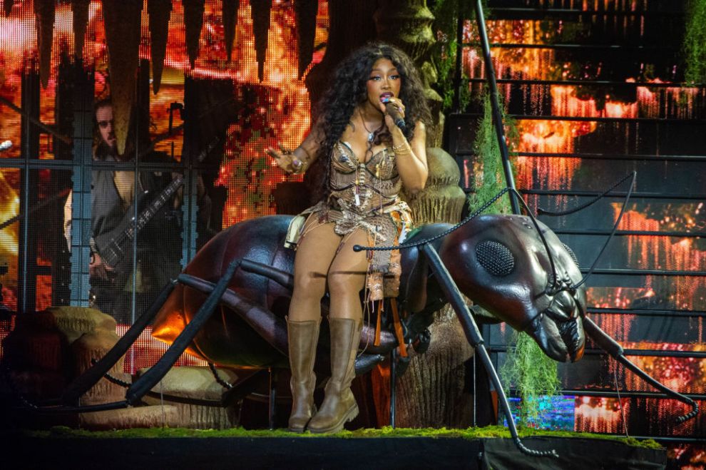 GLASTONBURY, ENGLAND - JUNE 30: SZA performs during day four of Glastonbury Festival 2024 at Worthy Farm, Pilton on June 30, 2024 in Glastonbury, England. Founded by Michael Eavis in 1970, Glastonbury Festival features around 3,000 performances across over 80 stages. Renowned for its vibrant atmosphere and iconic Pyramid Stage, the festival offers a diverse lineup of music and arts, embodying a spirit of community, creativity, and environmental consciousness.