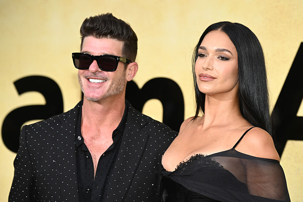 Robin Thicke Proposes To His Fiancée For A Second Time