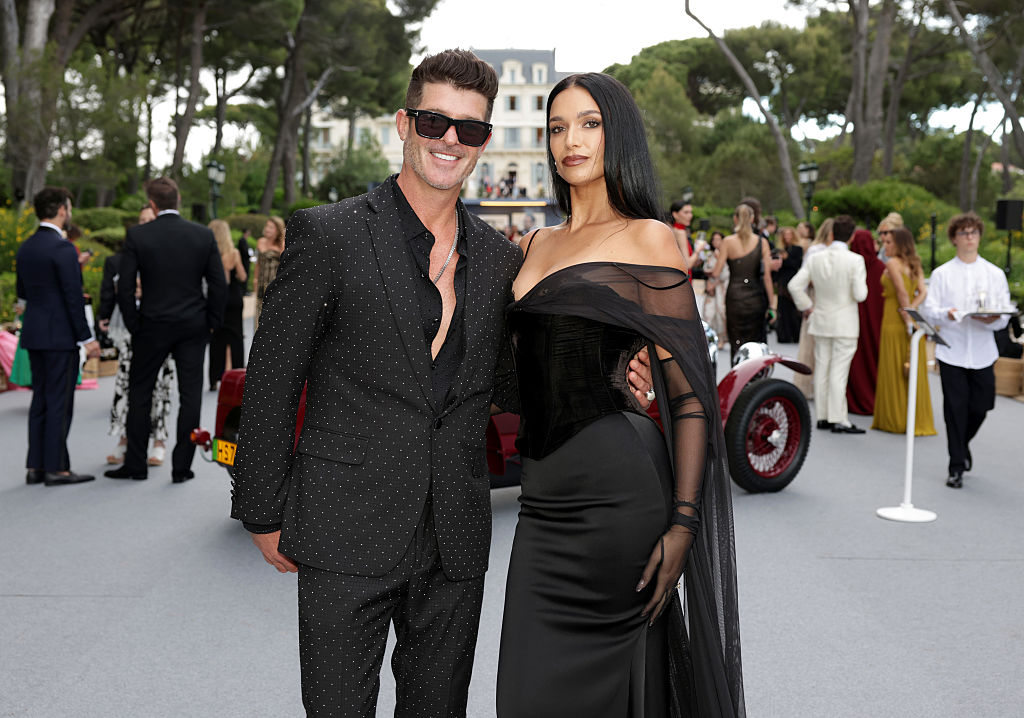 Robin Thicke And April Love Get Married In Mexico