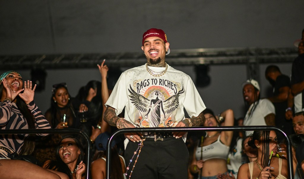 Chris Brown Receives Highest Number Of RIAA-Certified Singles In ‘Male Artist’ Category